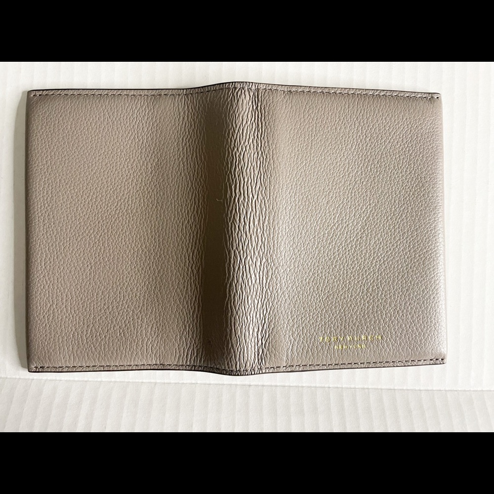Tory Burch Perry Passport Case